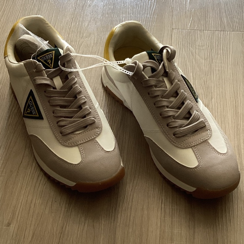Guess Men's Beige and White Sneakers